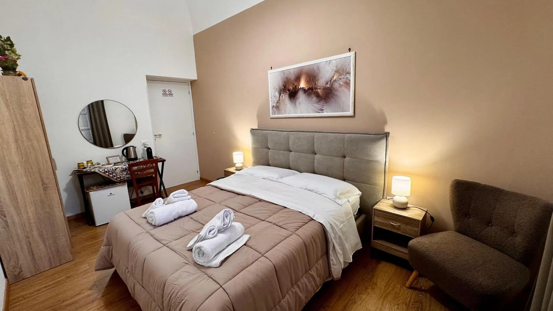 Pindemonte Pomelia Otel Palermo 0*,  İtalya