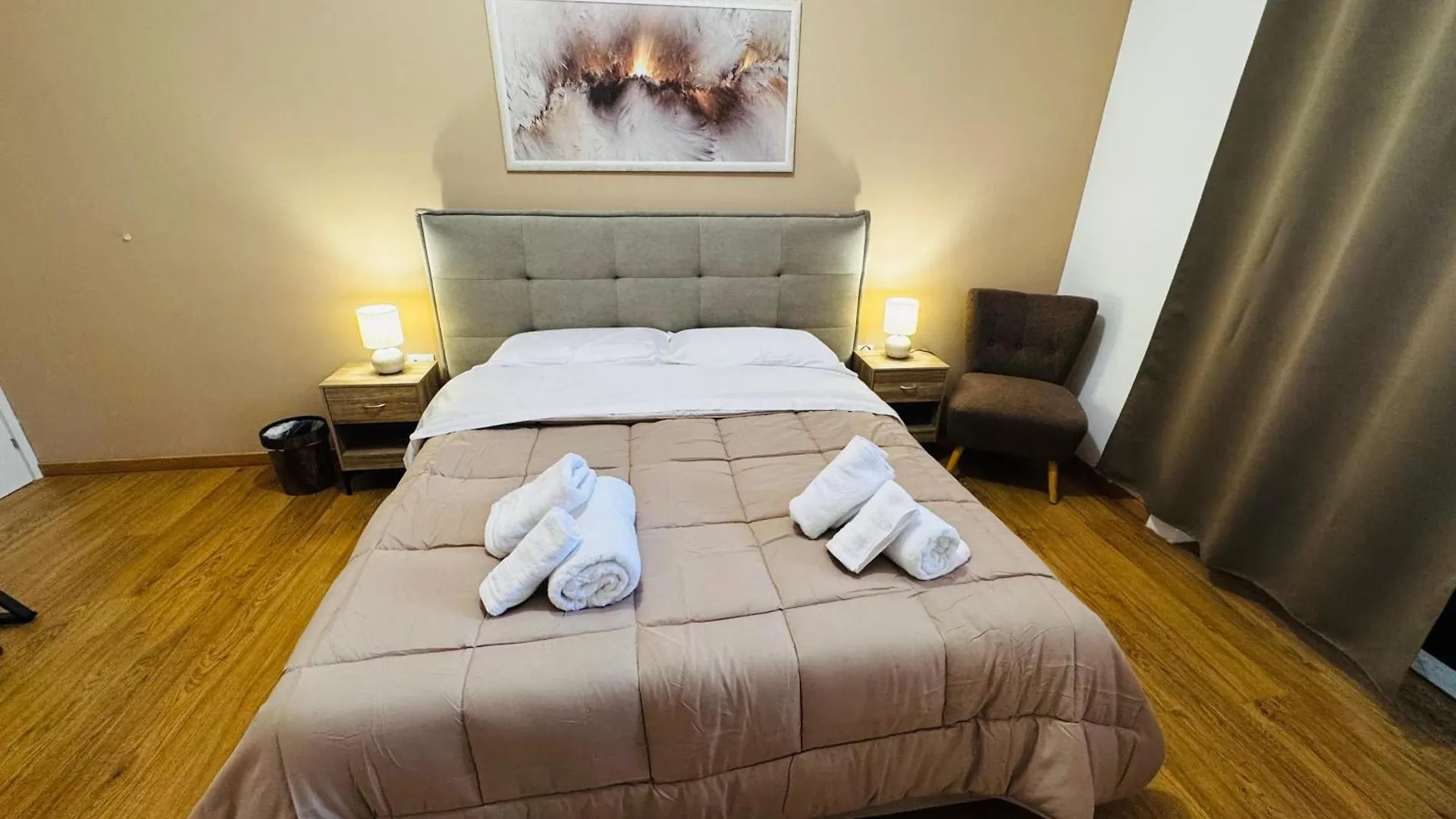 Konukevi Pindemonte Pomelia Otel Palermo İtalya