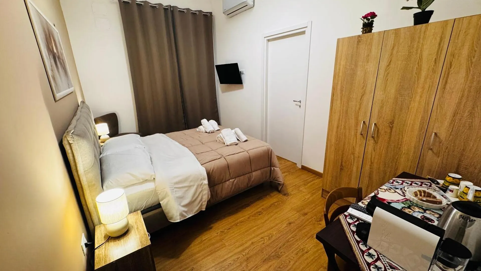 Pindemonte Pomelia Otel Palermo 0*,