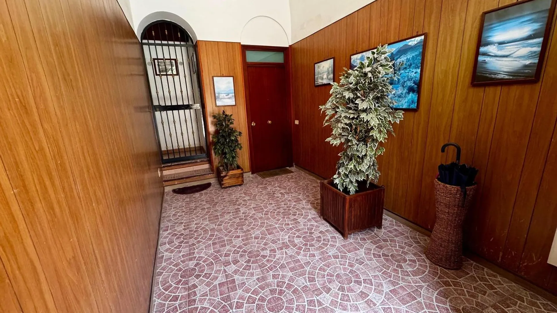 Konukevi Pindemonte Pomelia Otel Palermo