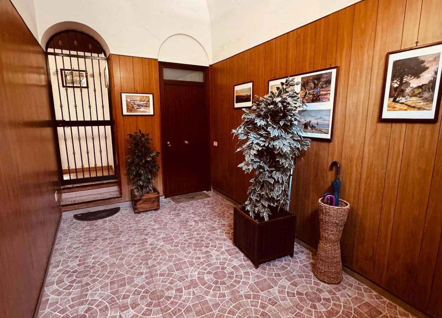 Konukevi Pindemonte Pomelia Otel Palermo