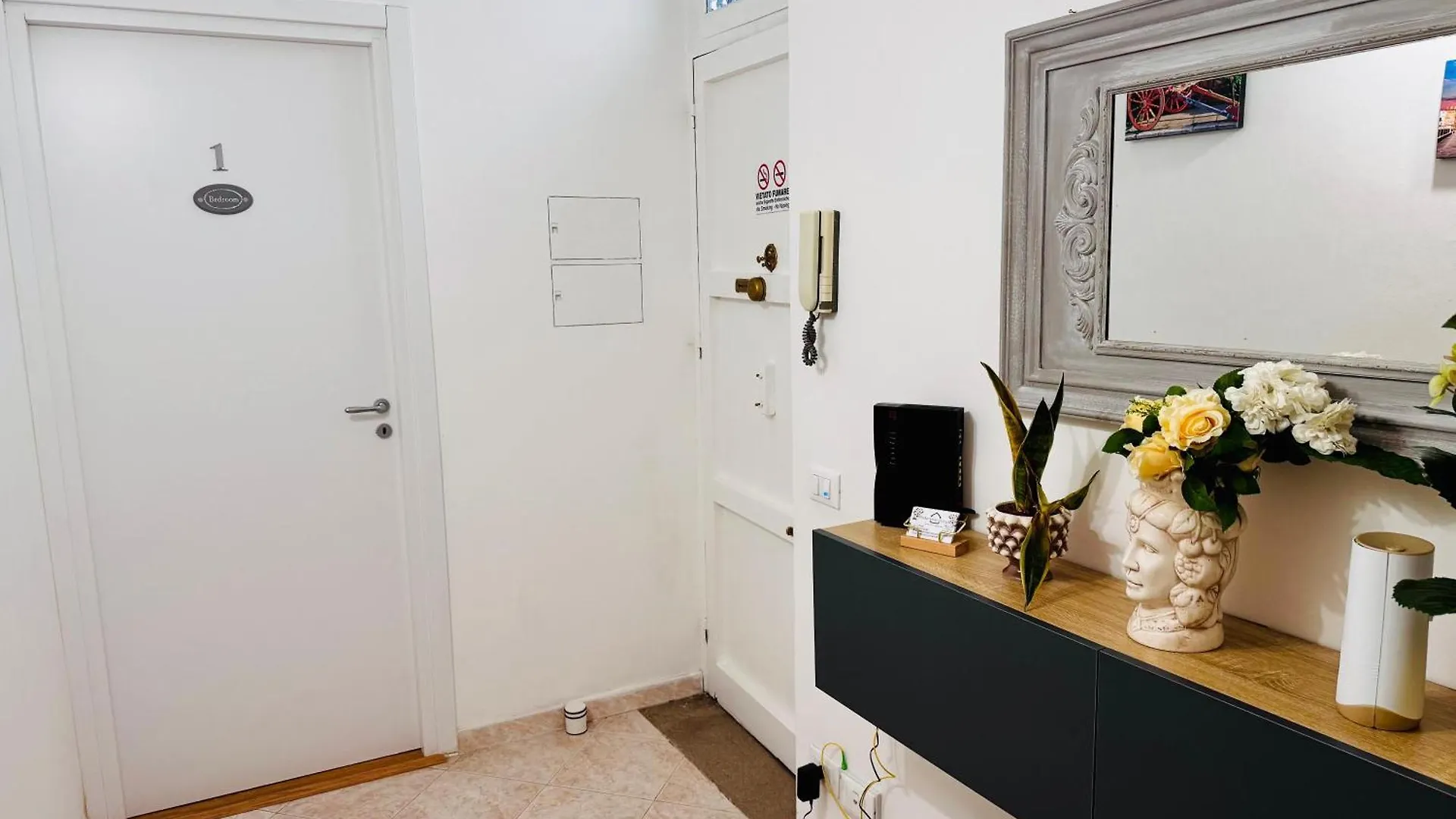 Pindemonte Pomelia Otel Palermo İtalya