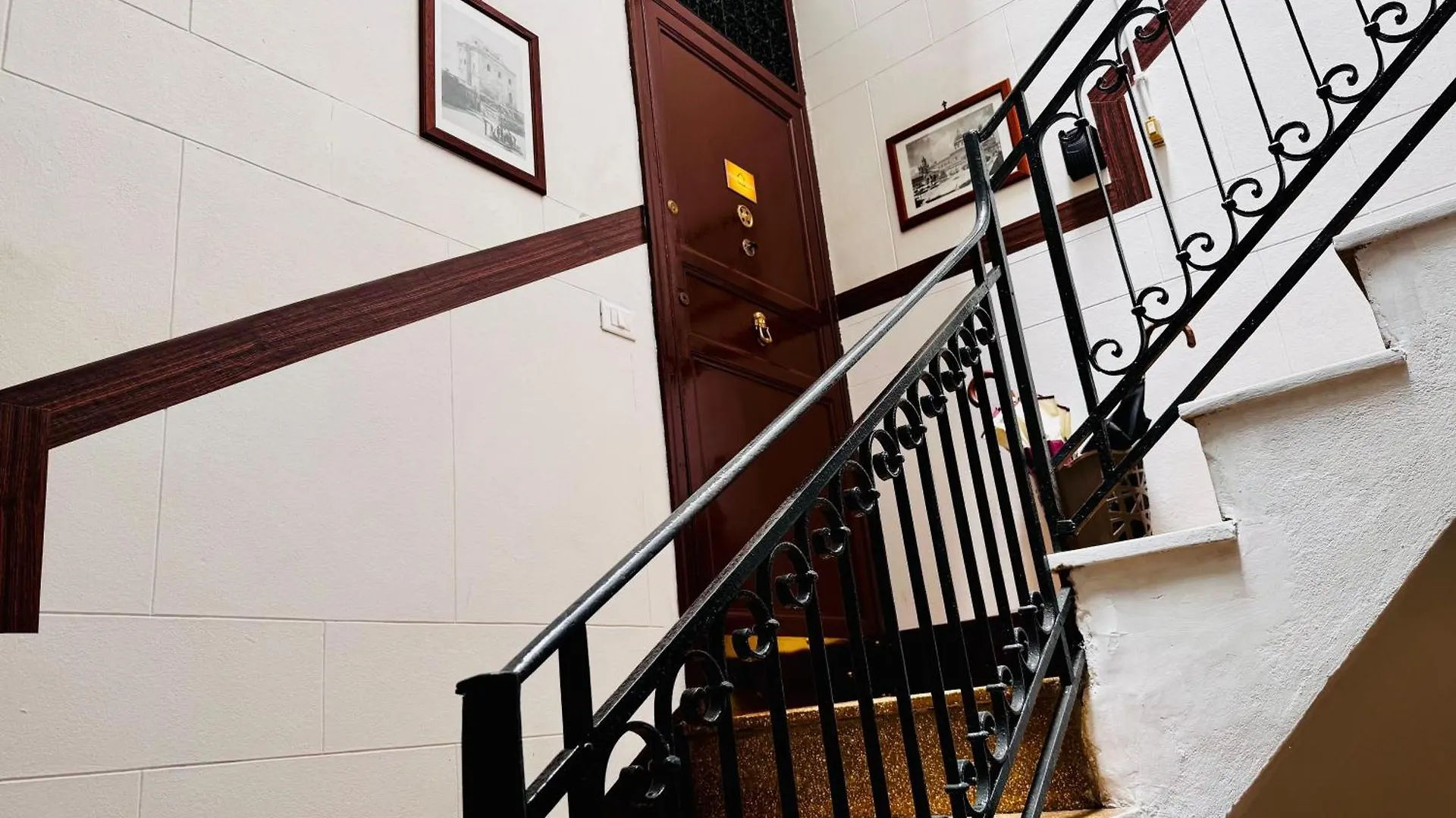 Pindemonte Pomelia Otel Palermo 0*,